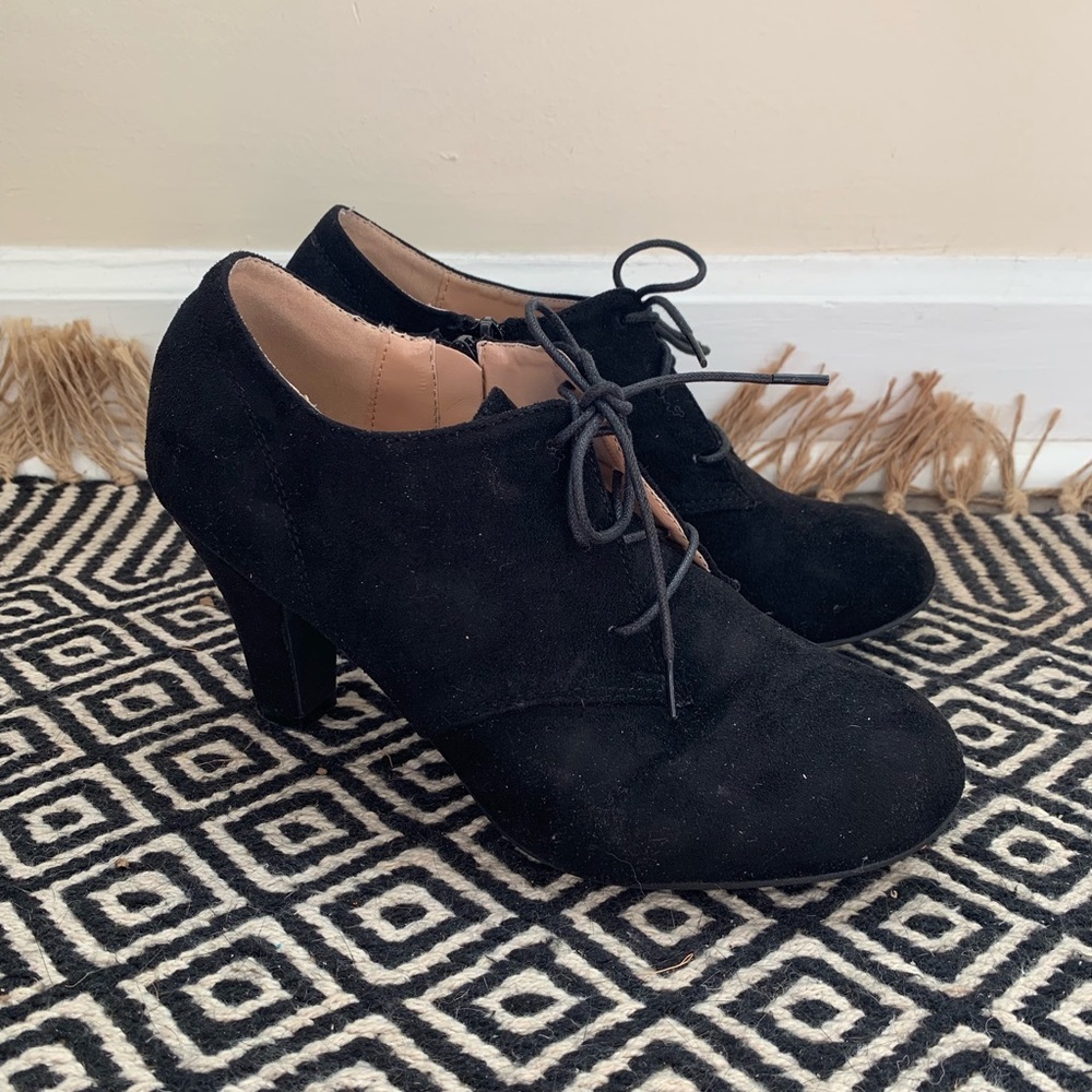 TG Shoes: Black Suede Heeled Oxfords